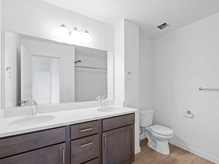 1510 N Michigan Ln — Photo 9
