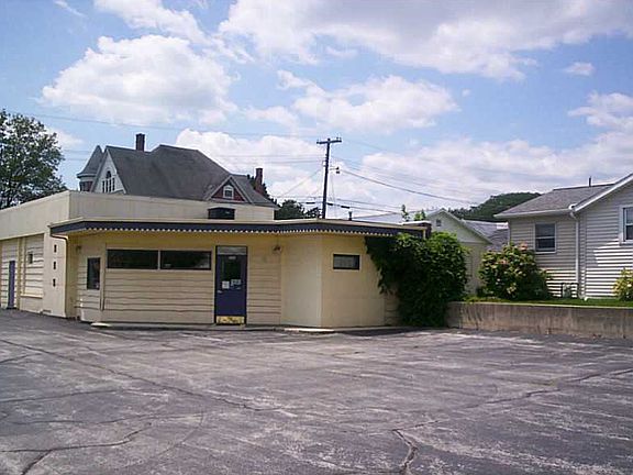 5th image of 506 Jackson St