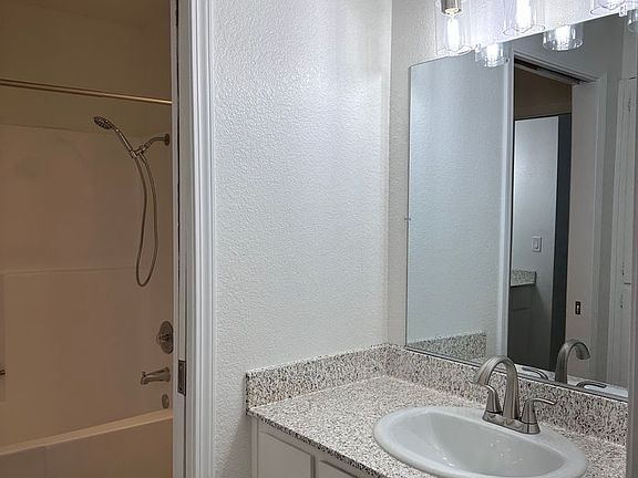 5th image of 5840 Garfield Ave APT 12