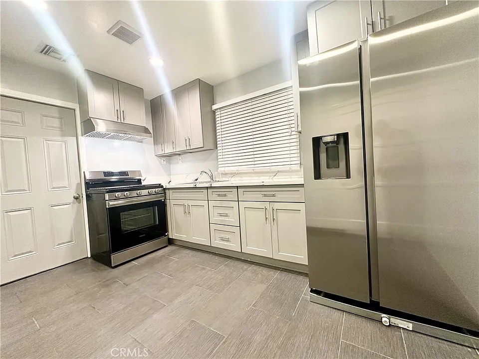 15746 1/2 Magnolia Blvd #JADU