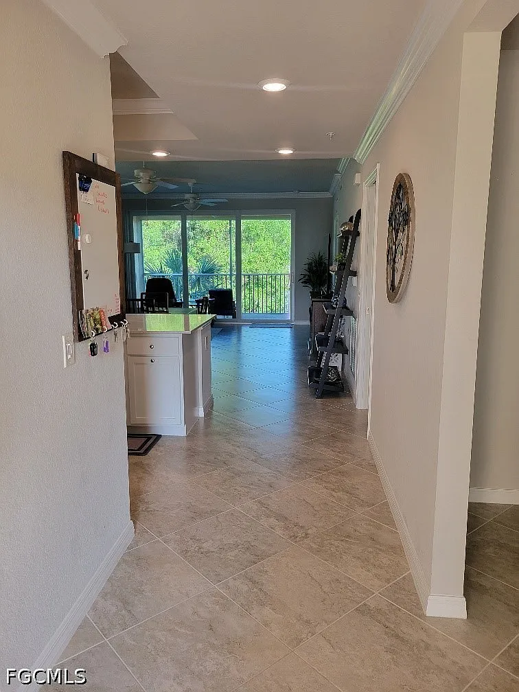 2 bed, 2.0 bath, 1390 sqft, $5,000 — Photo 3