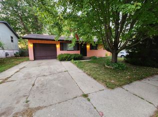 3309 New England Dr, Rockford, IL 61109