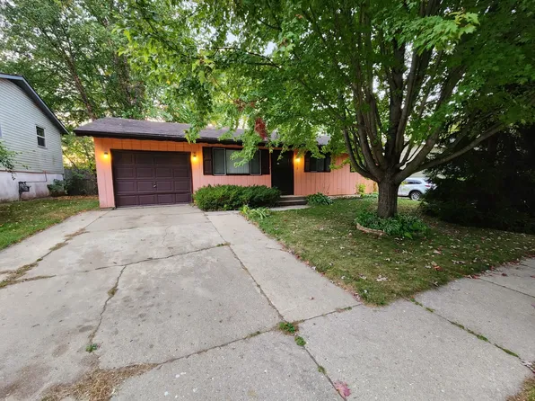 3309 New England Dr, Rockford, IL 61109