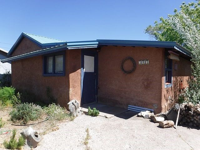 1st image of 504 W 7th St