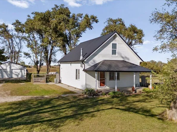 102 N 1st Rd, Overbrook, KS 66524