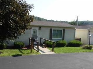 137 Lakeside Dr, Worthington, PA 16262