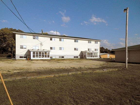 5th image of 608 S Walnut St APT 12