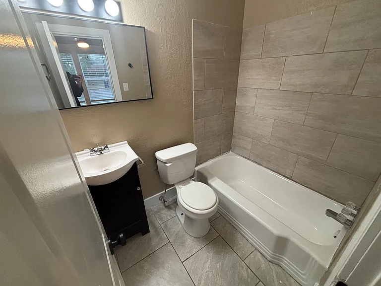 118 W Miller Ave #1 — Photo 8