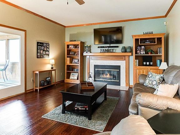 4th image of 2435 Gershwin Ave