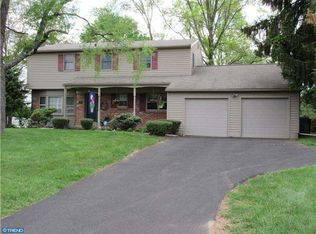 1520 Temple Dr, Maple Glen, PA 19002