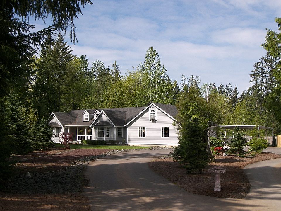 Gorgeous home on landscaped acre
