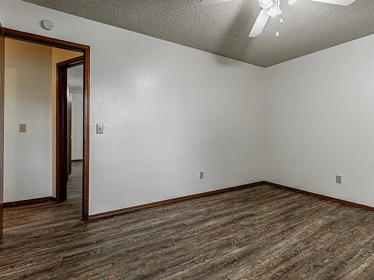3808 Oakcliff Dr — Photo 21