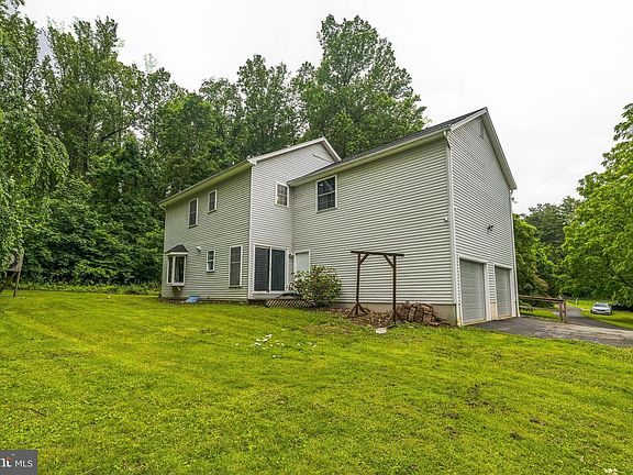 5th image of 17 Oaklawn Dr