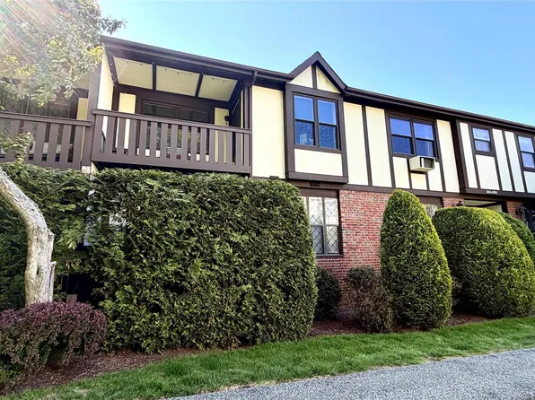327 Sierra Vista Lane, Valley Cottage, NY 10989
