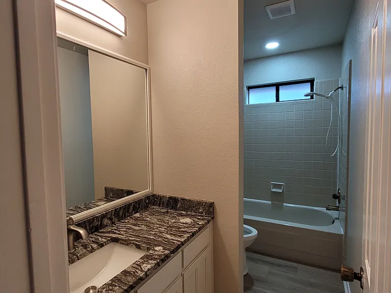 776 Santa Fe Trl — Photo 19