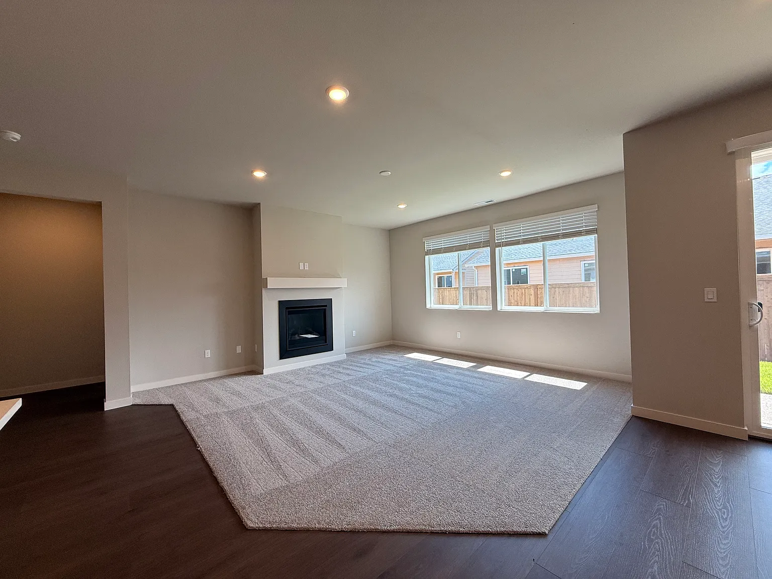 4362 Hackamore Ct SE — Photo 2