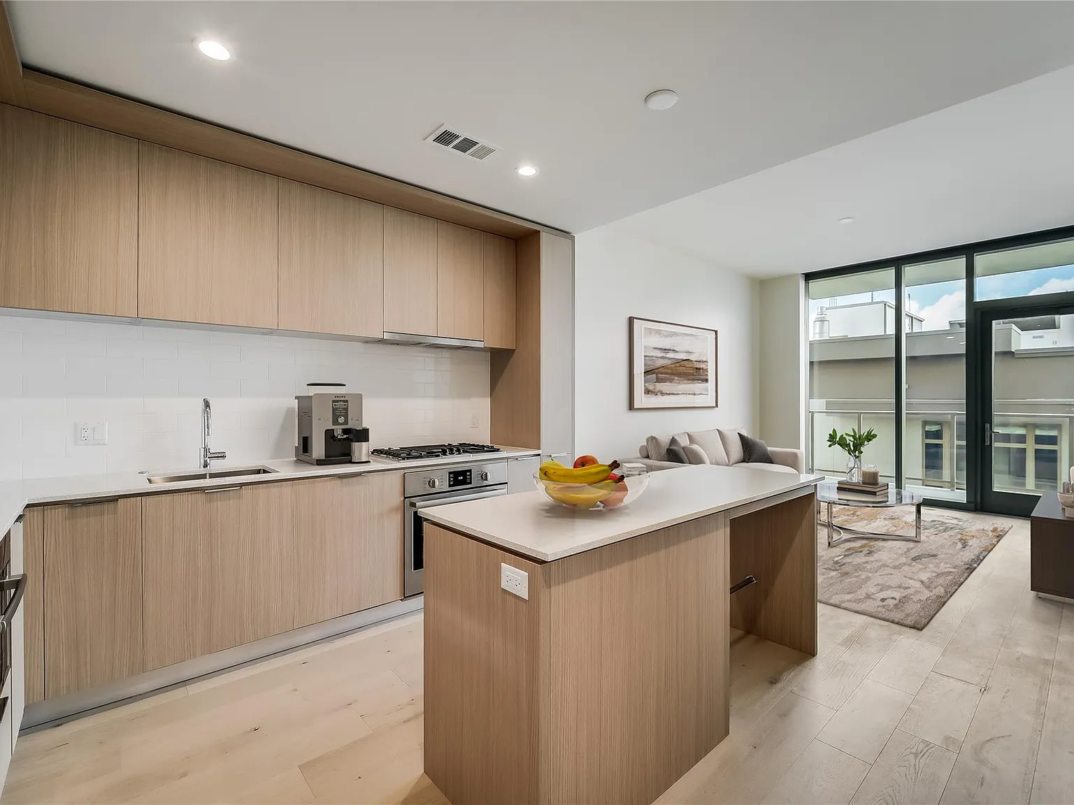 1 bed, 1.0 bath, 633 sqft, $2,900 — Photo 4