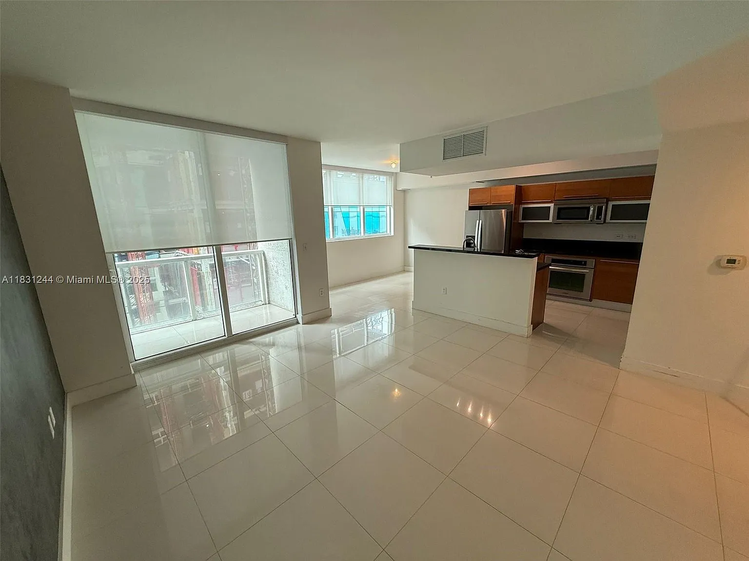 Vizcayne North Condo — Photo 2