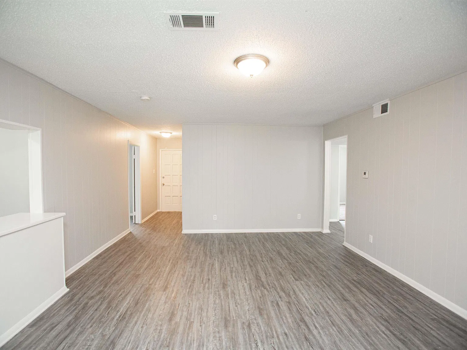 4 bed, 2.0 bath, 1578 sqft, $1,375 — Photo 2