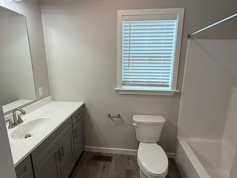 520 S Pine St — Photo 18