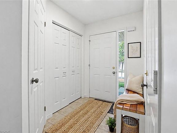 4th image of 10 Fallowfield Dr #19