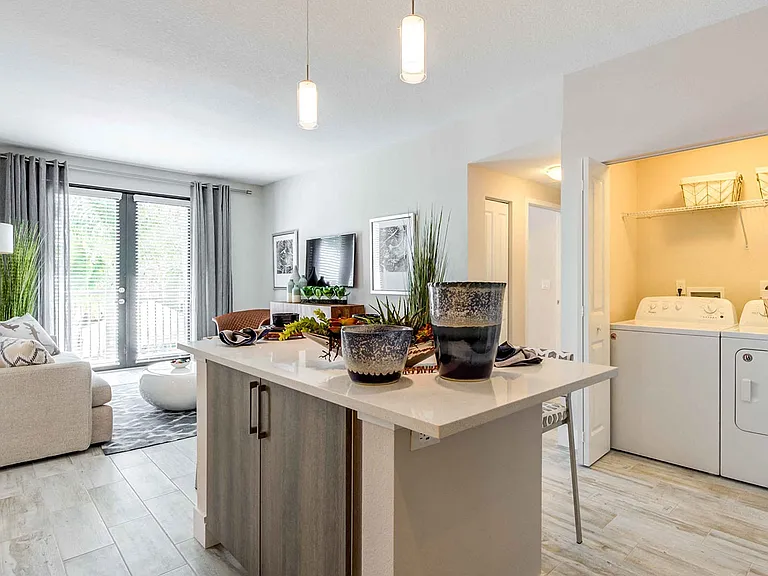10X Addison Place — Photo 33