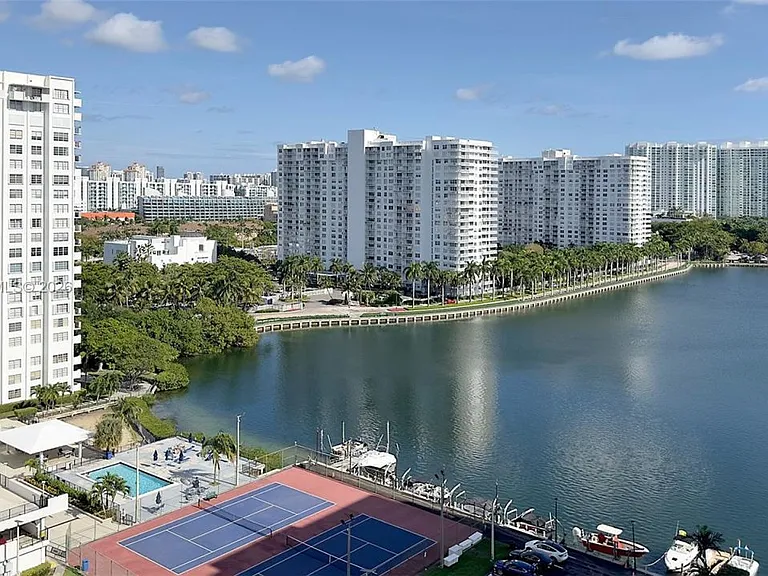 18051 Biscayne Blvd #1601 — Photo 24