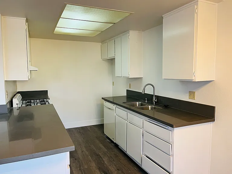 1200 S Sharon Cir #5 — Photo 7