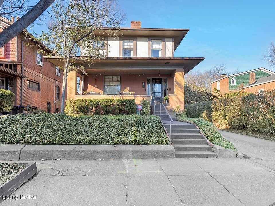 1st image of 211 E Oak St