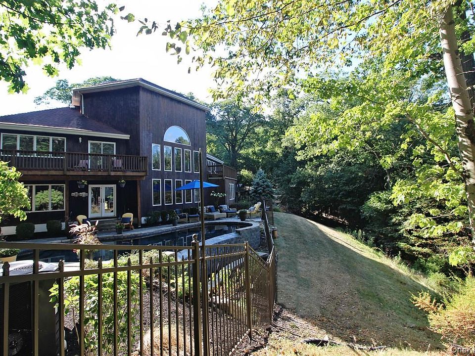 1st image of 36 Ridgetop Drive