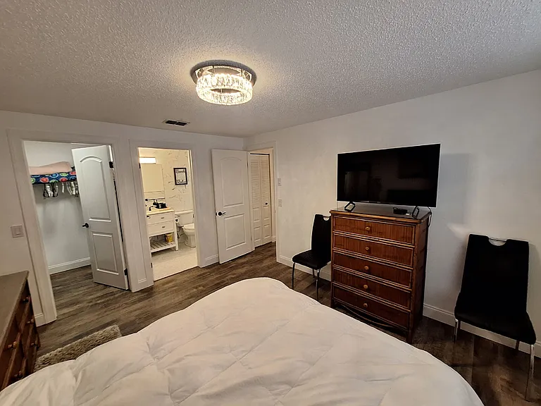 4022 Beaver Ln #1000G — Photo 12