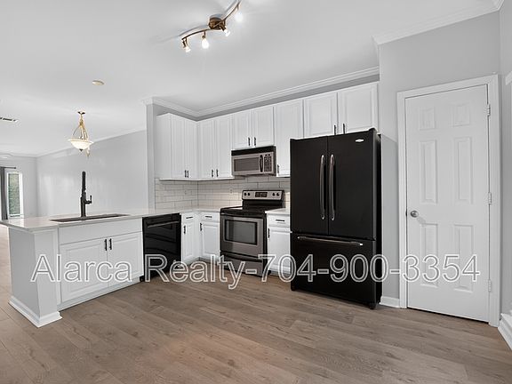 3rd image of 3809 Picasso Ct