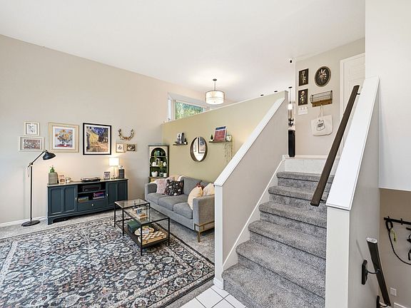 5th image of 1112 E Eagle Ridge Cir