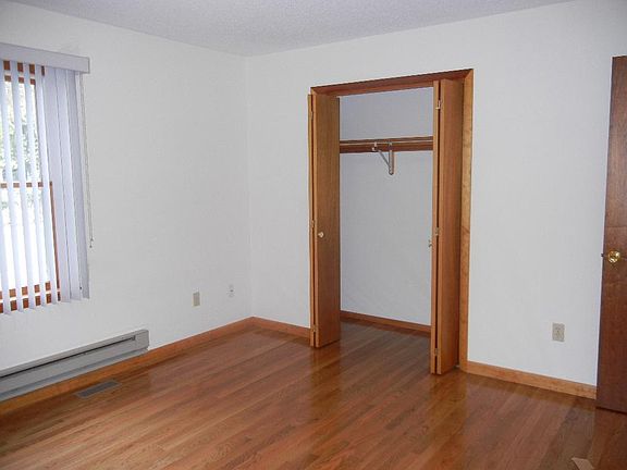 4th image of 125 Barnum St APT 12