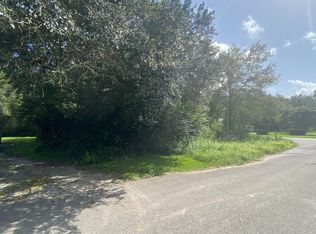 8912 Graham Rd, Moss Point, MS 39562