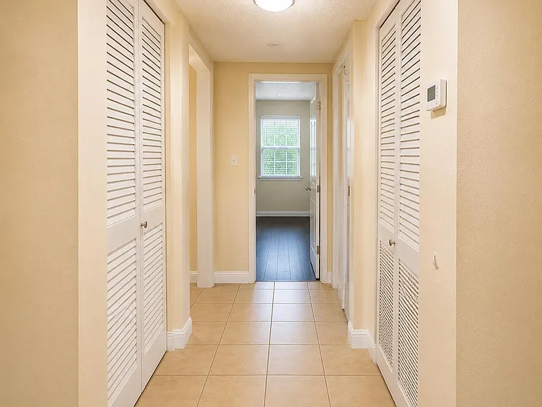 4205 N University Dr #106 — Photo 6