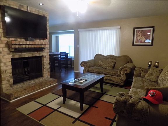2nd image of 1013 Long Meadow Dr