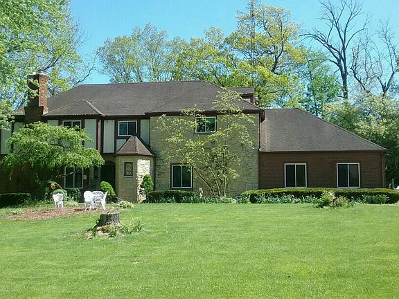 2nd image of 160 Trailwoods Dr