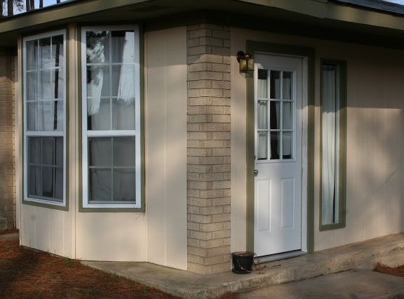 3rd image of 147 W Hempstead St #34