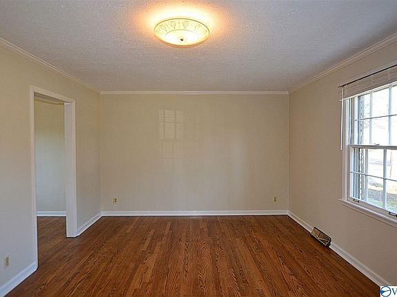 5th image of 824 Annlau Ave SE