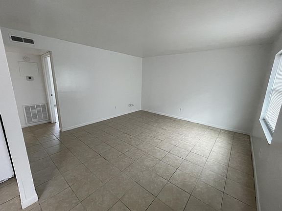 5th image of 3024 Ernest Dr #10919291