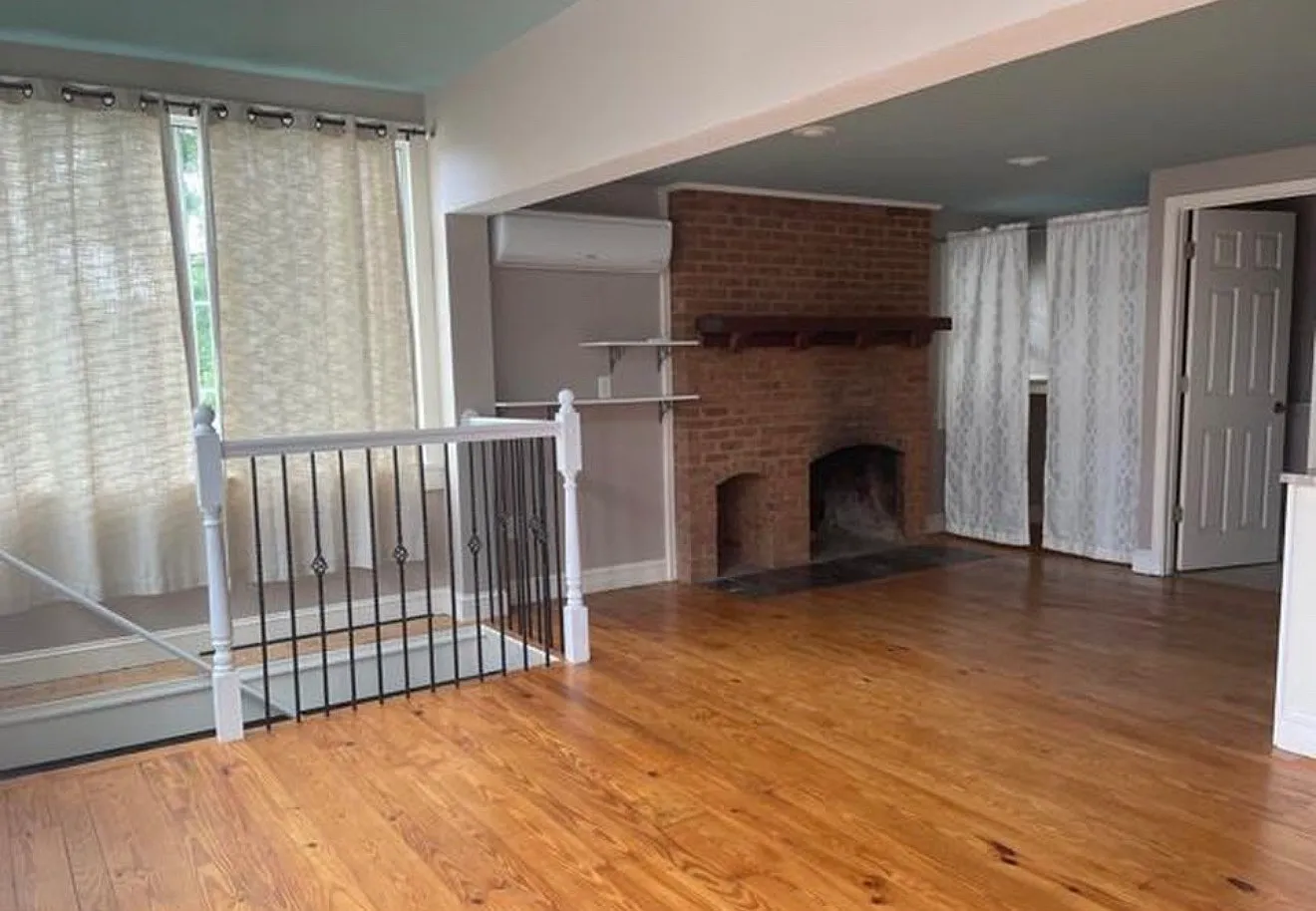 2 bed, 1350 sqft, $2,800 — Photo 2