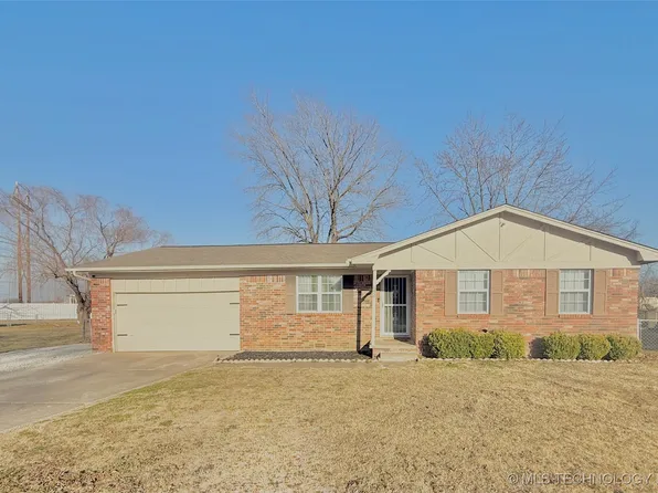 652 E Main St, Collinsville, OK 74021