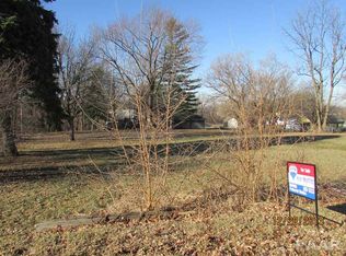 327 E High St, Creve Coeur, IL 61610