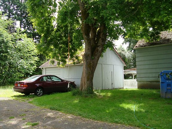 4th image of 8417 Vickery Ave E