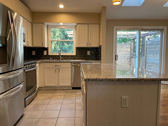 5th image of 3911 Pinto Ct #1