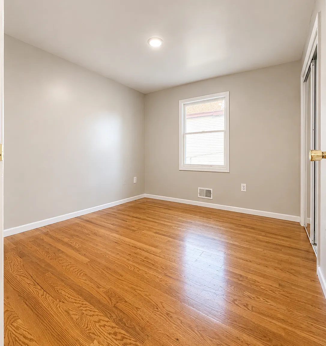 3 bed, 1200 sqft, $2,700 — Photo 3