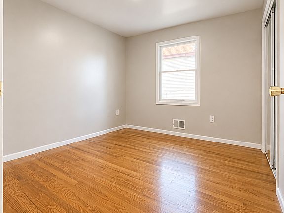 3rd image of 149 Clinton Ave