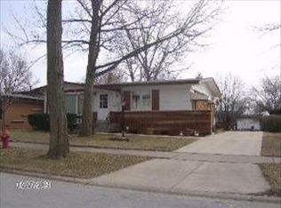 916 W Westwood Dr, Glenwood, IL 60425
