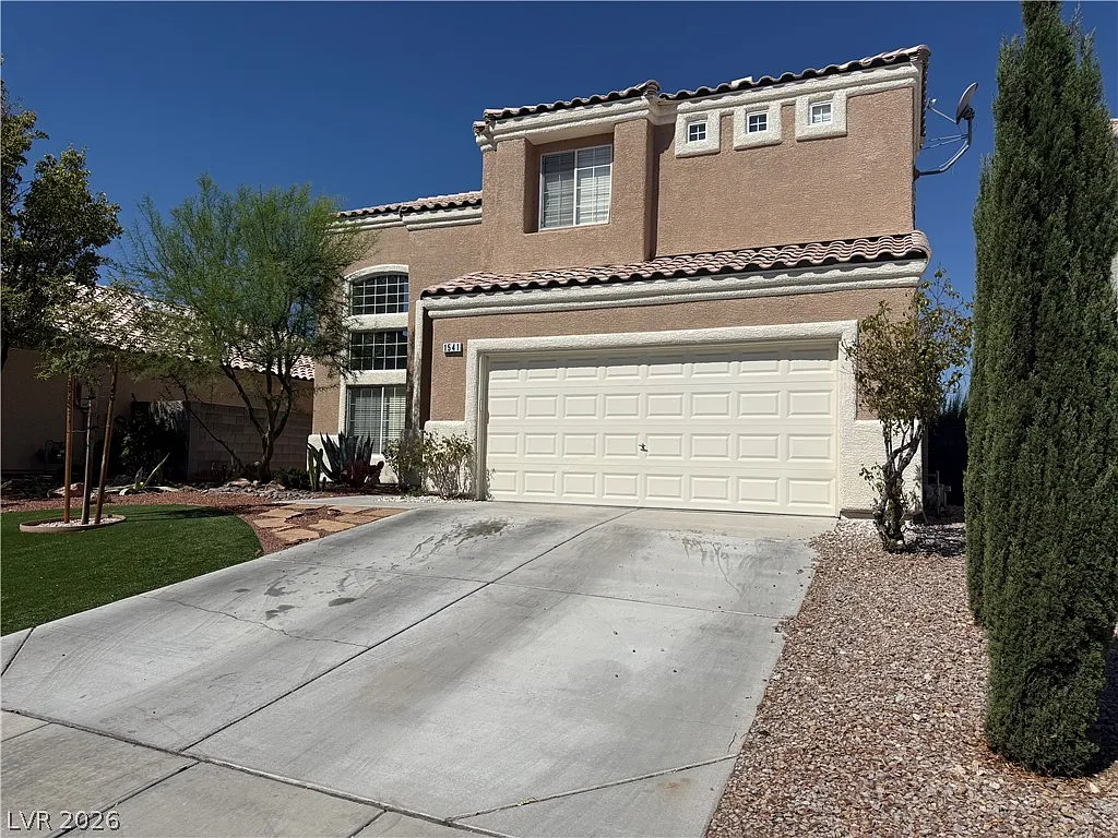 3 bed, 2.5 bath, 1879 sqft, $2,350 — Photo 2